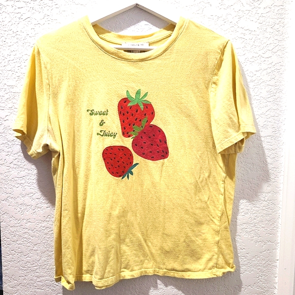 Forever 21 Size L Strawberry Sweet & Juicy Yellow T-shirt